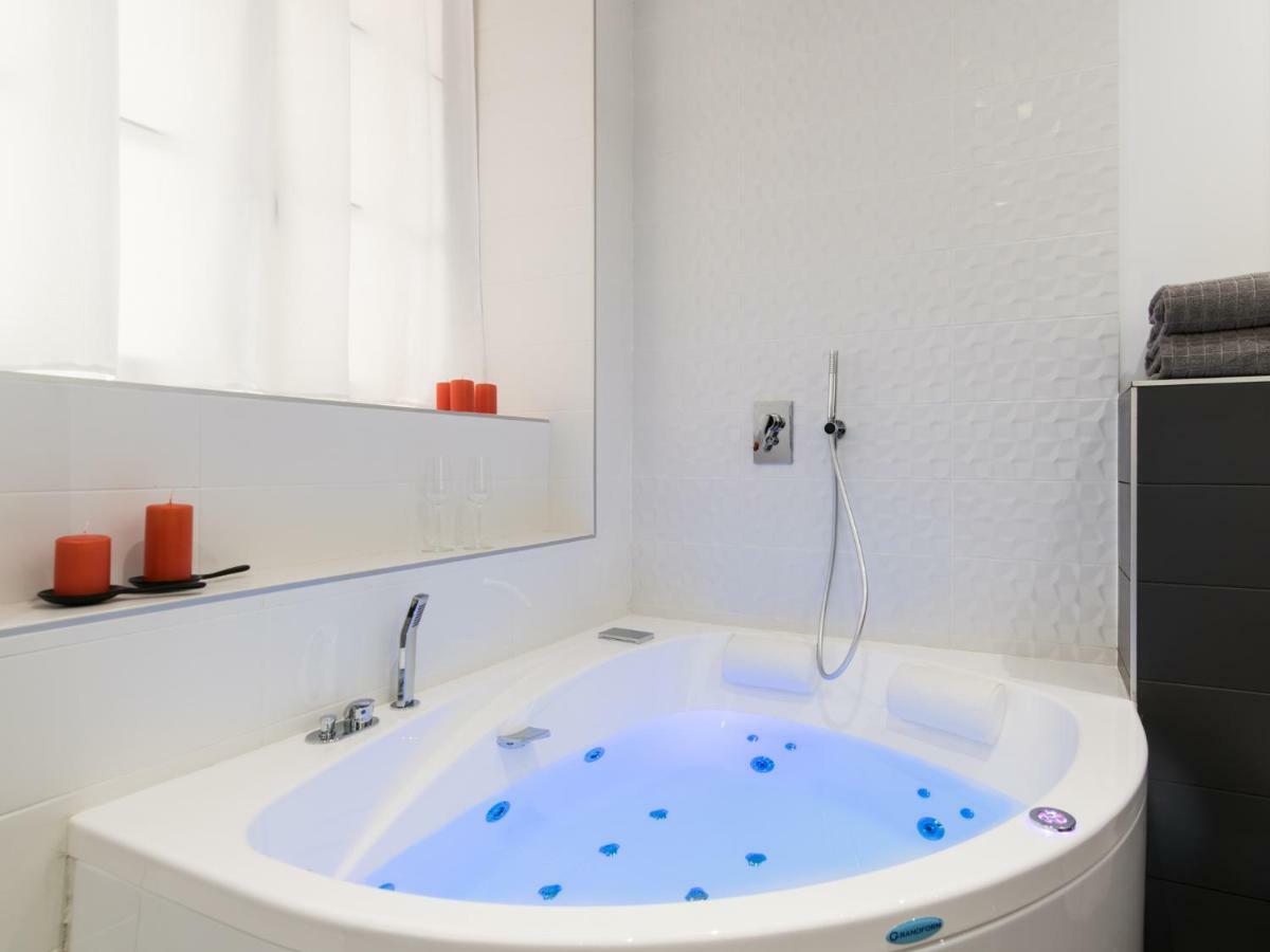 Luxury Studio & Spa-Lyon Centre Exteriör bild