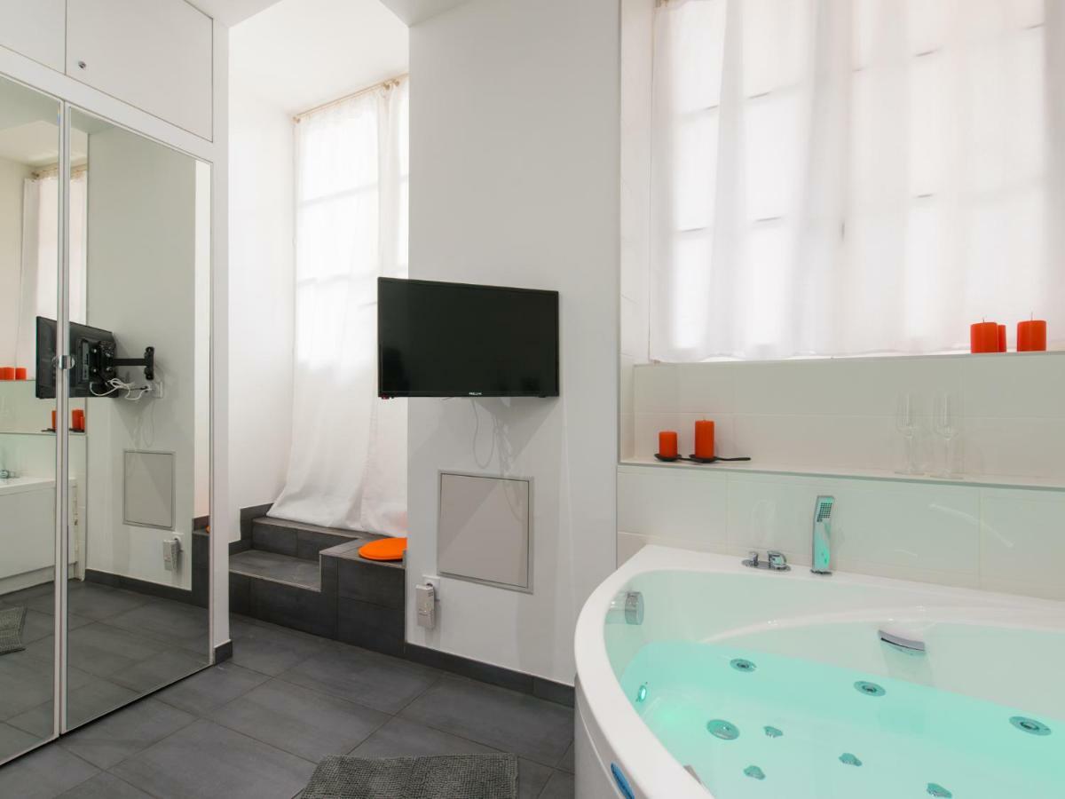 Luxury Studio & Spa-Lyon Centre Exteriör bild