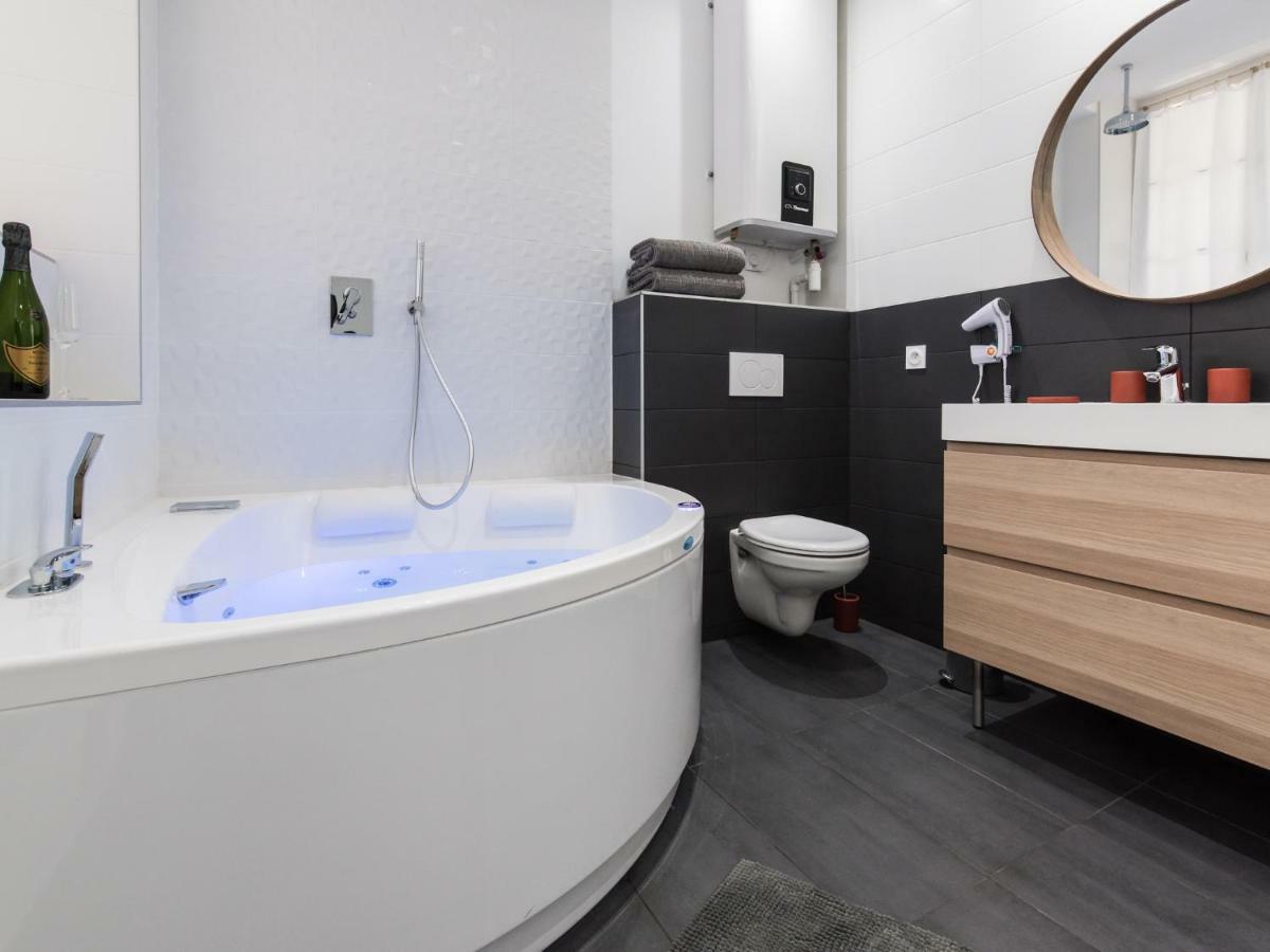 Luxury Studio & Spa-Lyon Centre Exteriör bild